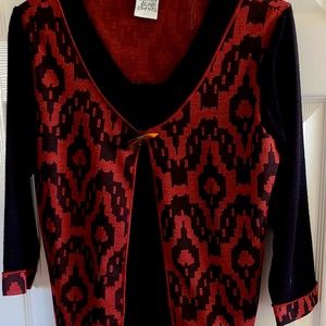 Red and Black Layer-look top by Parsly & Sage